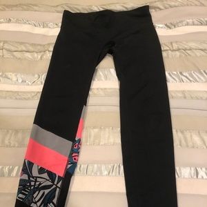 Gapfit leggings with pink/gray side panel